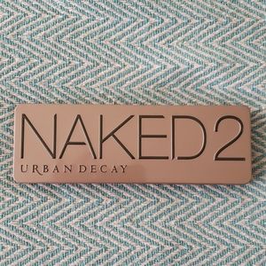 Urban Decay Naked 2 eyeshadow palette